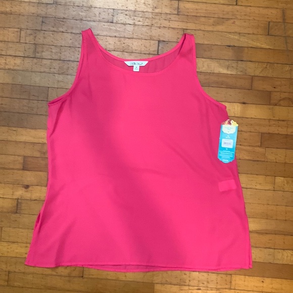 The Pioneer Woman Tops - Pioneer Woman deep pink top, brand new with tags
